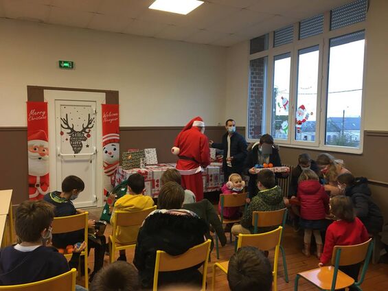 Distribution des cadeaux