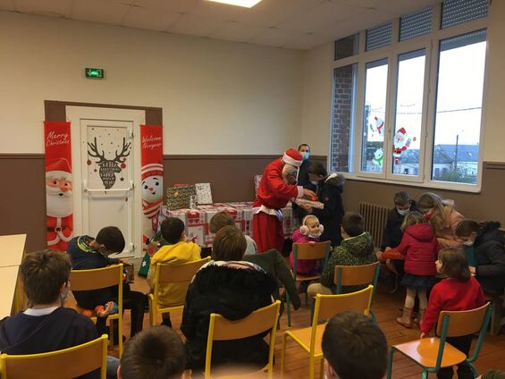 Distribution des cadeaux